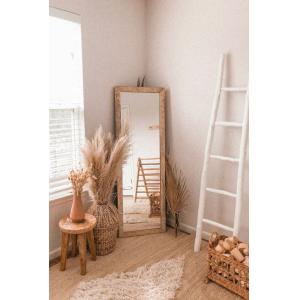 Decoración de dormitorio con flores secas